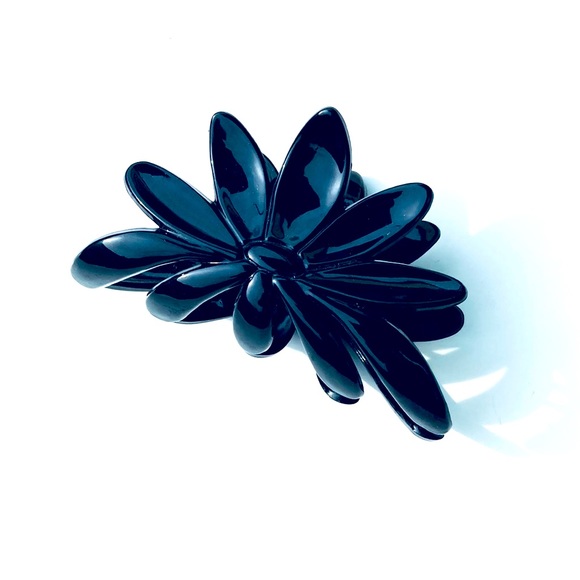Black Floral Hair Clip - Picture 2 of 2